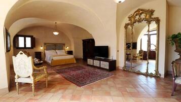 Family Suite | Premium bedding, down duvets, memory-foam beds, minibar