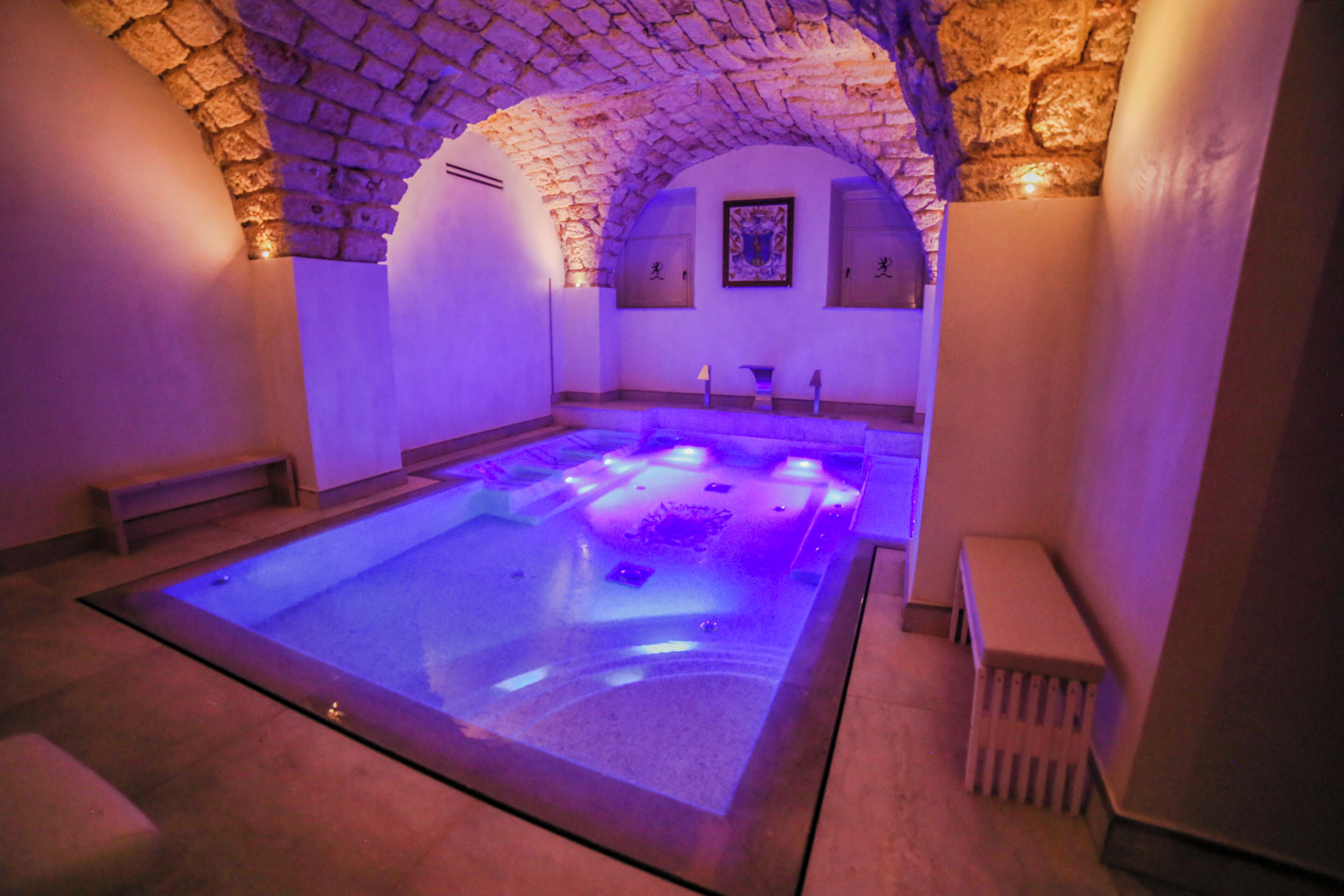 Couples treatment room(s), hot tub, steam room, Turkish bath/hammam