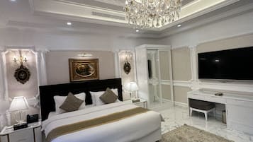 1 bedroom, Egyptian cotton sheets, premium bedding, pillow-top beds