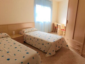 3 bedrooms, free WiFi, bed sheets
