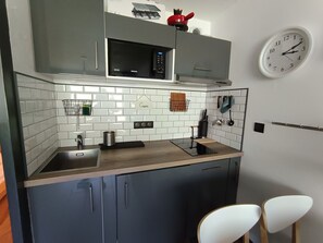 Fridge, microwave, dishwasher, toaster