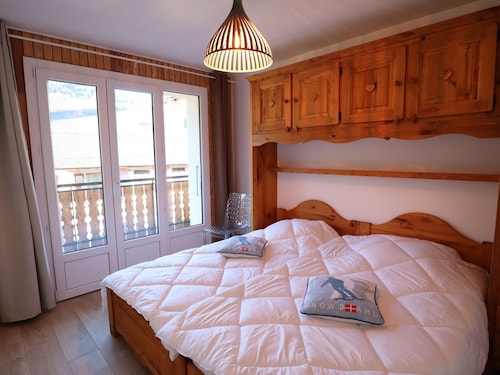 Appartement 6 personnes avec balcon, cœur du vieux village, proche remontées mécaniques et commerces
