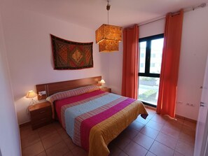 2 bedrooms, bed sheets