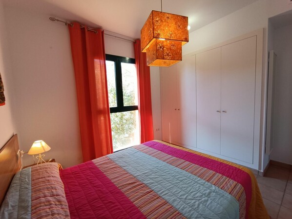 2 bedrooms, bed sheets