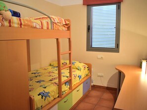 3 bedrooms, free WiFi, bed sheets