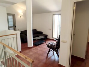 TV - Spacious Duplex 300m from Beaches, Includes Parking (L'Ametlla de Mar)