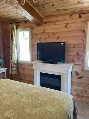 Deluxe Studio Suite, Sea View | Egyptian cotton sheets, premium bedding, in-room safe - Le Clos des Senteurs (Chateauneuf-Grasse)
