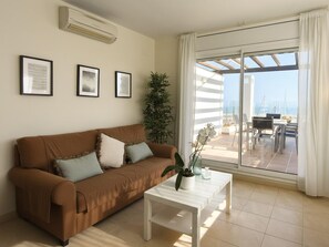 TV - Sea-Front Duplex in Calafat (L'Ametlla de Mar)
