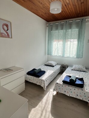6 bedrooms, iron/ironing board, travel crib, free WiFi - Appartement 3 Chambres- Vue sur mer (Valras-Plage)