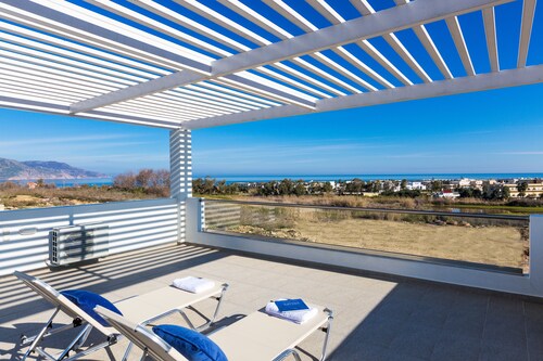 TSV 17- Sunny 2-bedroom villa in Triton Sea View development