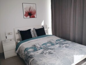 2 makuuhuonetta, silitysrauta/-lauta, Wi-Fi