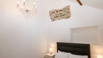 3 quartos, individualmente decorados, individualmente mobiliados