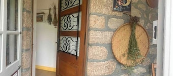 Maison MaxAnne, half village, half authentic countryside