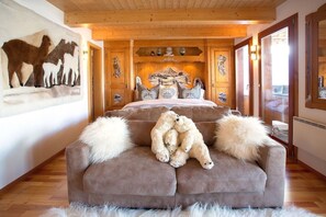 4 makuuhuonetta, silitysrauta/-lauta, vauvan matkasänky, ilmainen Wi-Fi