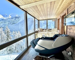 4 habitaciones, tabla de planchar con plancha y cuna de viaje