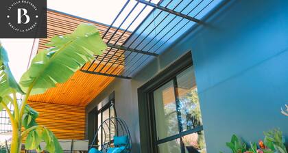 2 Villas - heated pools - 17/20 pers. - 500m from town center