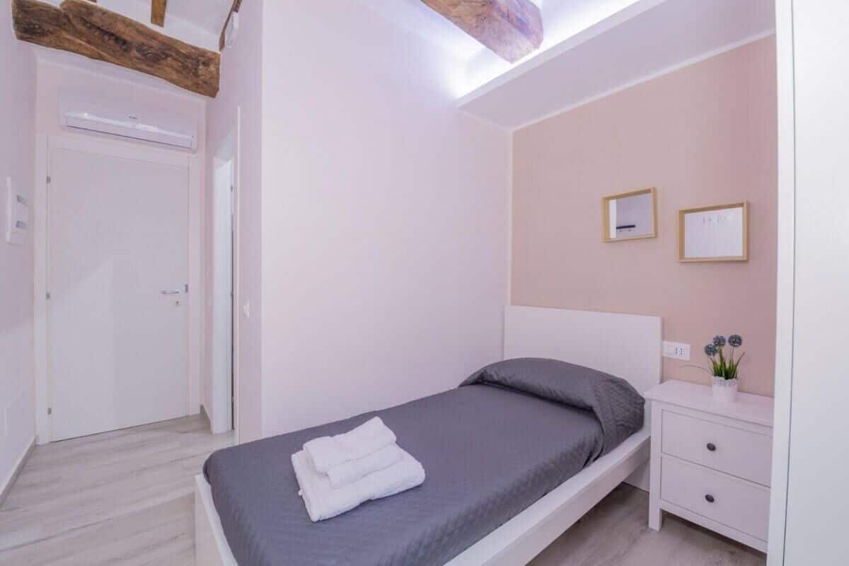 1 bedroom, minibar, iron/ironing board, free WiFi