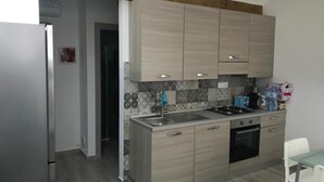 Apartment | Private kitchen - Residenza Borgo Guazzo (Parma)