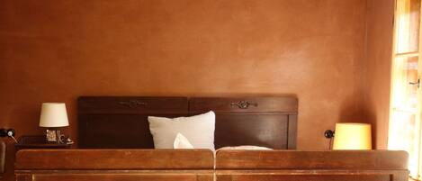 2 dormitoris, escriptori, planxa i posts de planxar i wifi gratuïta