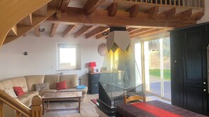 TV, fireplace, DVD player, table football - Gite de Marchet (Auvillar)