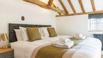Luxury Cottage | 4 bedrooms, free WiFi
