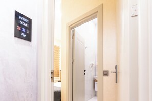 Standard Triple Room | Premium bedding, minibar, in-room safe, desk - Valens Boutique Hotel (Istanbul)