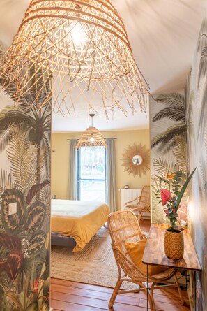 Comfort Double Room, 1 King Bed, Non Smoking, Garden View | Premium bedding, Select Comfort beds, individually decorated - La Grange du Coulin (Onesse-et-Laharie)