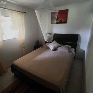 2 dormitorios, tabla de planchar con plancha, wifi y ropa de cama