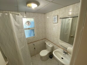 Elite Room | Bathroom