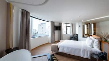 Panoramic Studio Suite, Ocean View | 1 bedroom, Egyptian cotton sheets, premium bedding, down comforters
