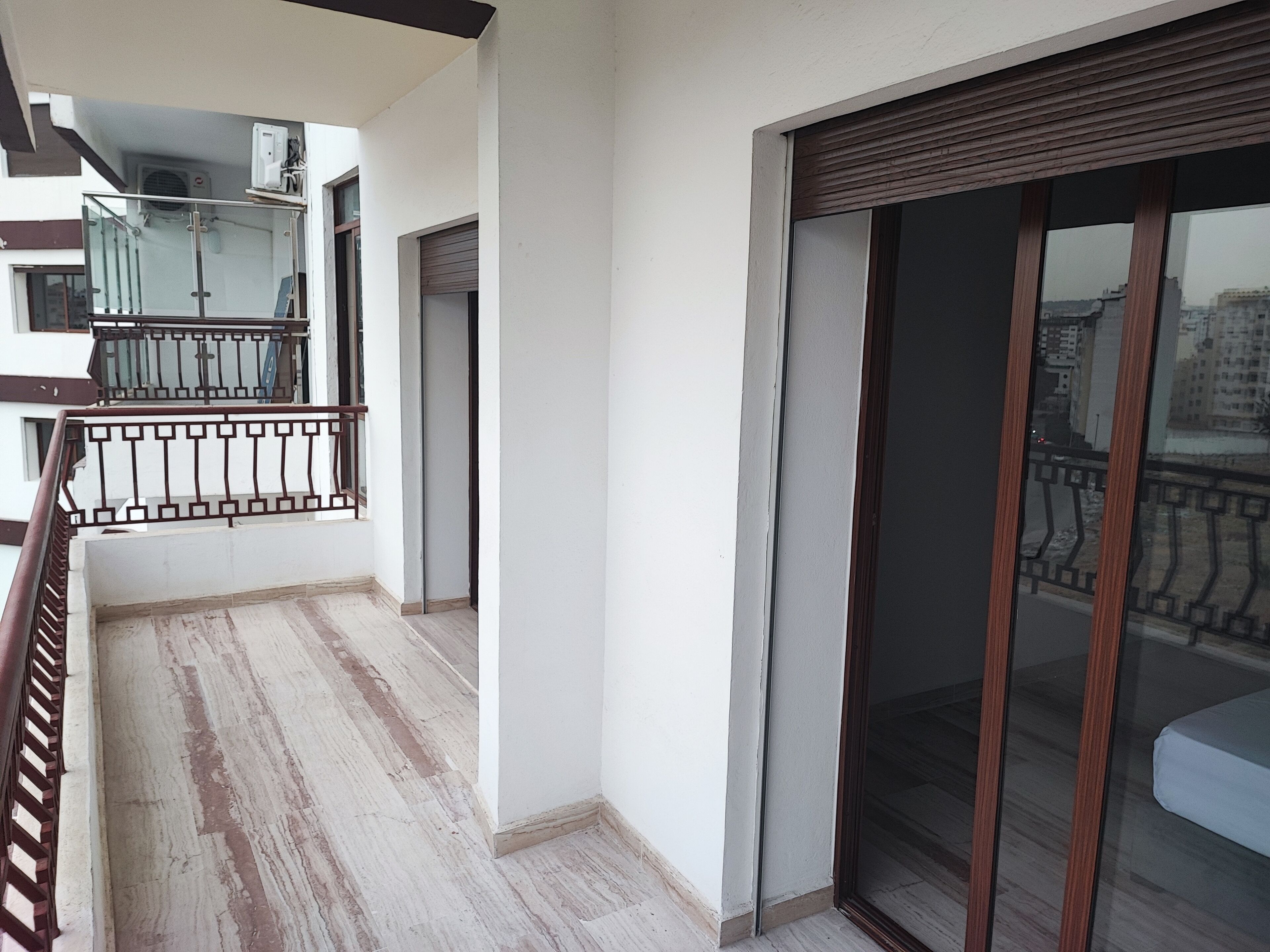 Les Belles Residences E