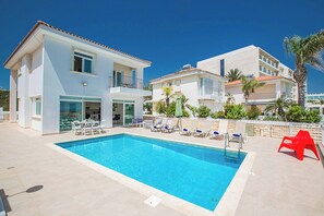 Villa (4 Bedrooms) | Boendets fasad