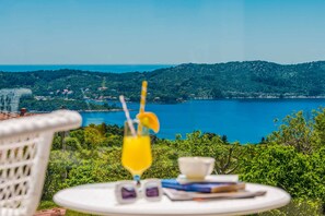 Outdoor dining - Villa Blue Diamond (Dubrovnik)
