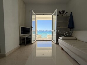 Smart TV, DVD player, stereo - Seafront Ground Floor (Zadar)