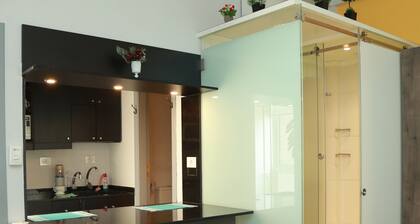 Aurora Studio, by Meta House!