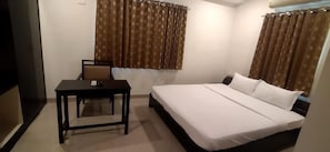 Iron/ironing board, free WiFi - SHLOKA RESIDENCY  (Hyderabad)