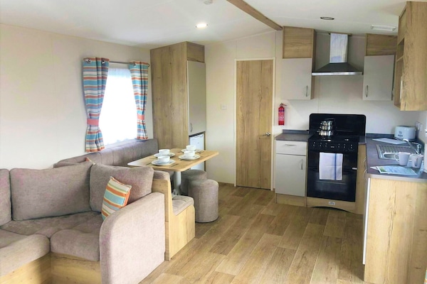 Deluxe Mobile Home | Private kitchen