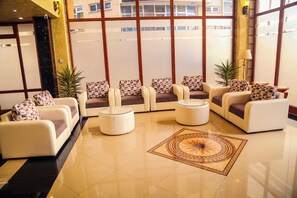 Smart TV de 40 pulgadas con canales vía satélite y televisión 