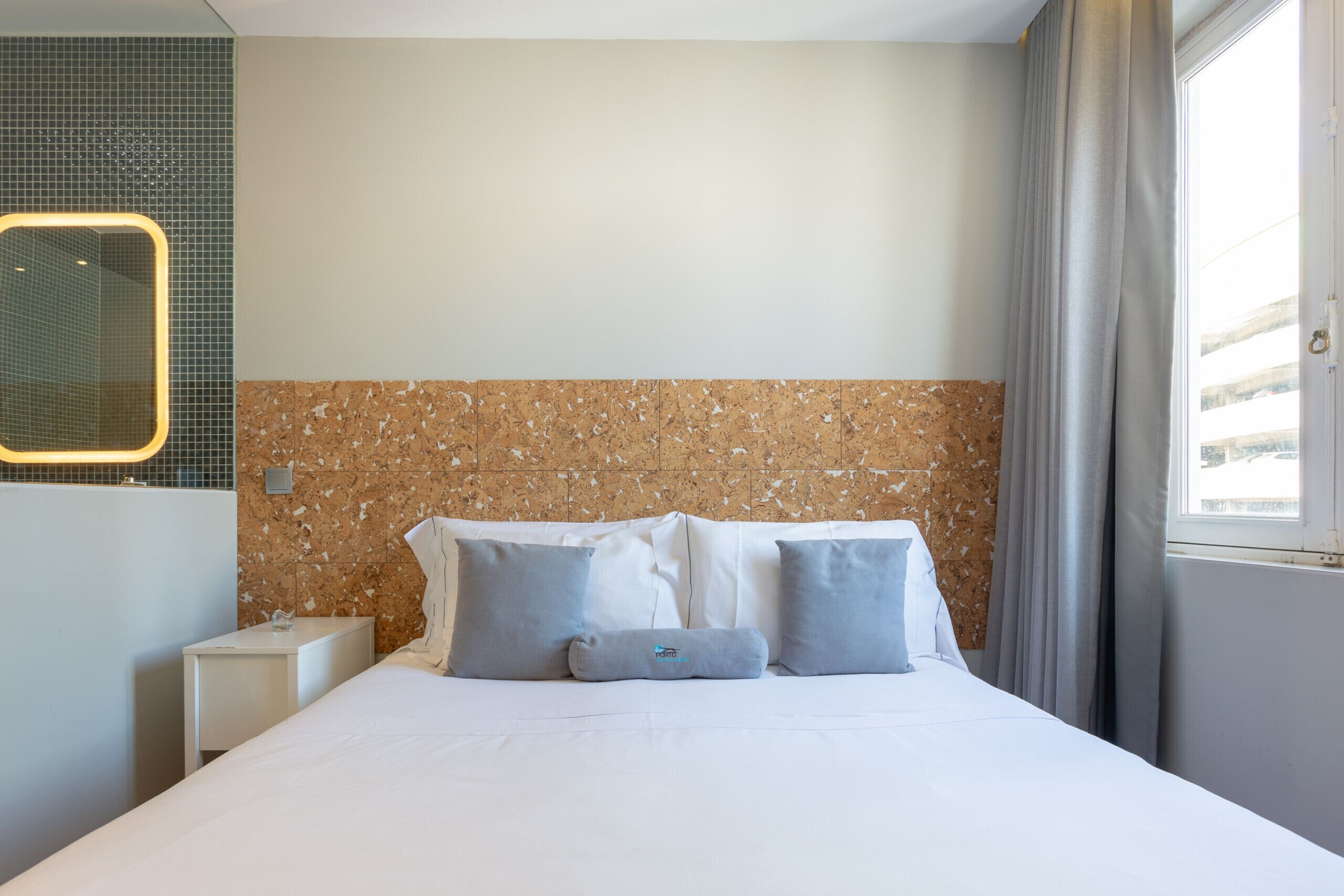 9 chambres, fer et planche à repasser, Wi-Fi gratuit, draps fournis