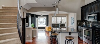 Auburn Oasis☀️near Mountains*South Health*Fish Creek*4 bdrms*4 bthrms*Sleeps 10