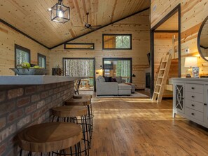 Smart-TV, peis, fotballspill og bøker