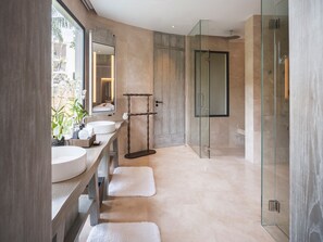 Designer toiletries, hair dryer, bathrobes, slippers - Anantara Koh Yao Yai Resort & Villas (Ko Yao)