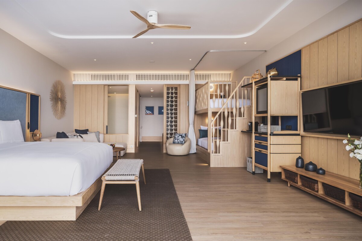 Family Sea View Suite | Premium bedding, down duvets, minibar, in-room safe