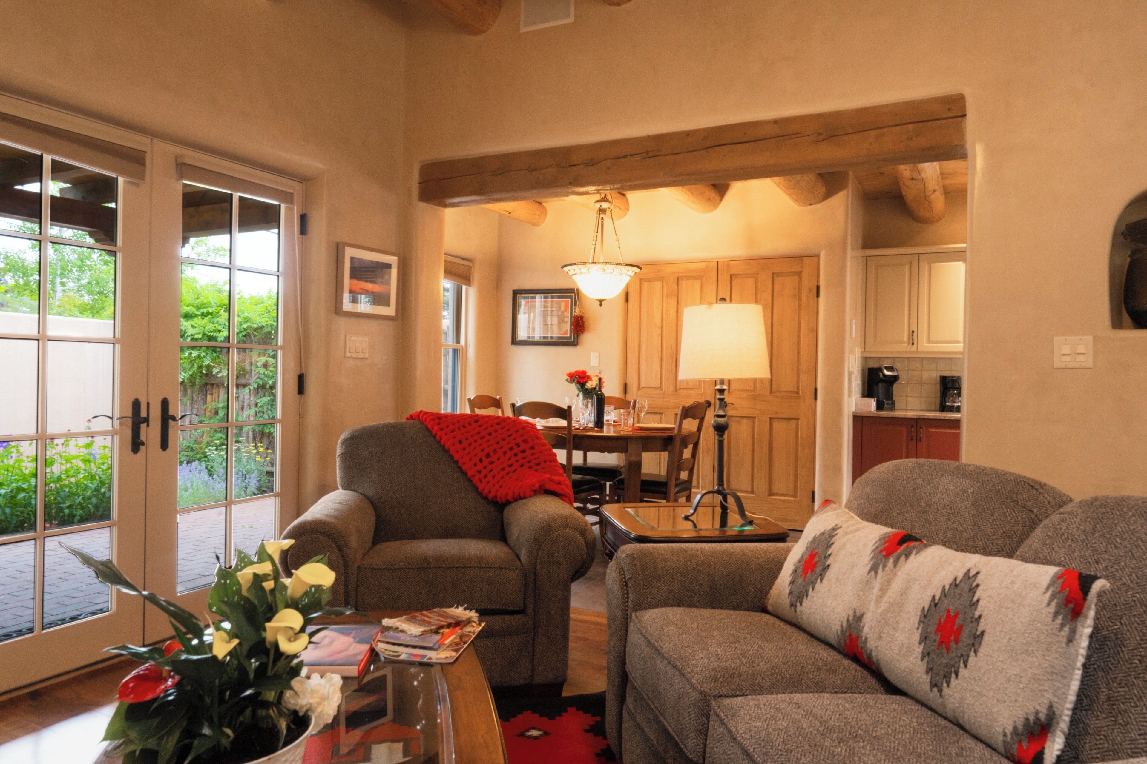 Galisteo Casita - Walking distance to the Plaza