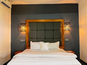 1 Schlafzimmer, italienische Bettbezüge von Frette