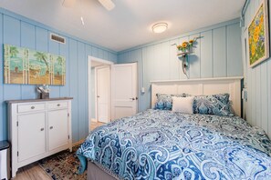 3 bedrooms, desk, free WiFi, bed sheets