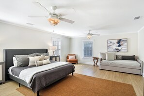 4 Schlafzimmer, Bügeleisen/Bügelbrett, kostenloses WLAN, Bettwäsche