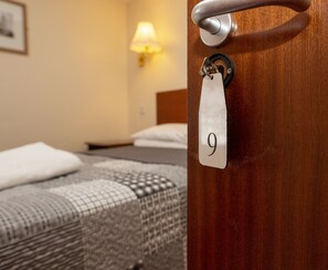 Classic Double Room | Individually decorated, individually furnished, desk, laptop workspace - The blackbull inn  (York)