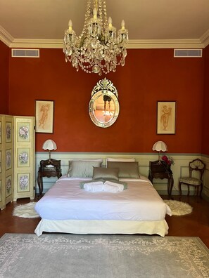 7 chambres, fer et planche à repasser, lit parapluie, Wi-Fi gratuit