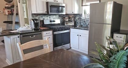 Heart of Dewey Beach! Perfect dog friendly apartment, close to the beach!
